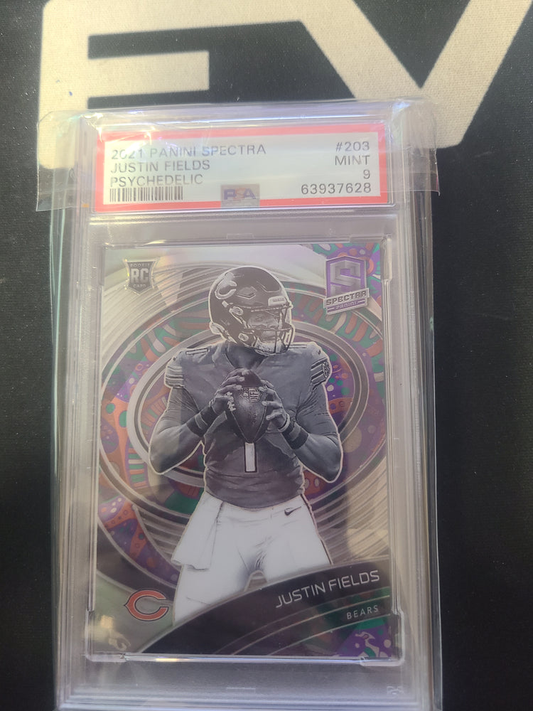 2021 panini Spectra justin fields psychedelic /5 psa 9