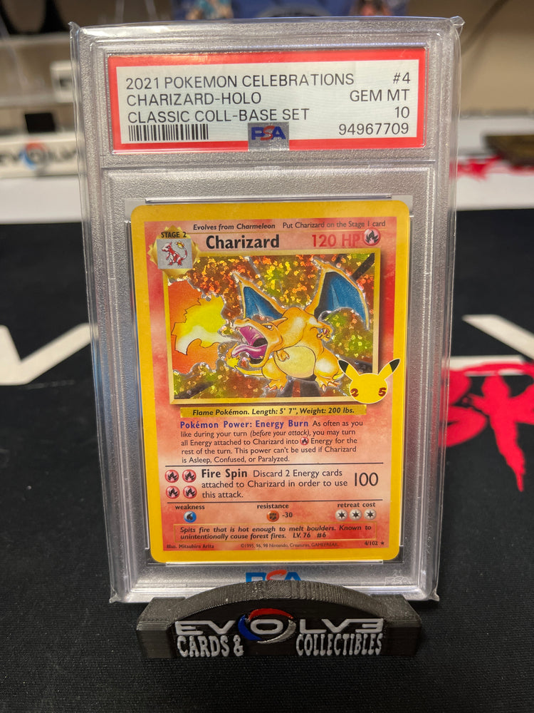 Charizard - Holo (004/102) [Pokémon: Celebrations - Classic Collection] PSA 10